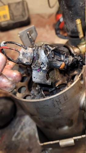 Geschmolzene Kabel.jpg