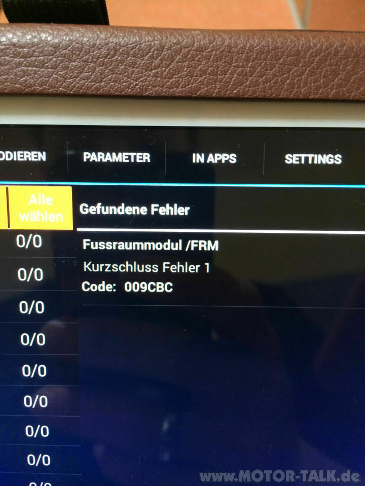 Standlicht links geht nicht mehr. Strom kommt am Scheinwerfer an.