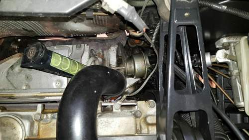 BLick auf Turbo mit Kühlwasser darunter
