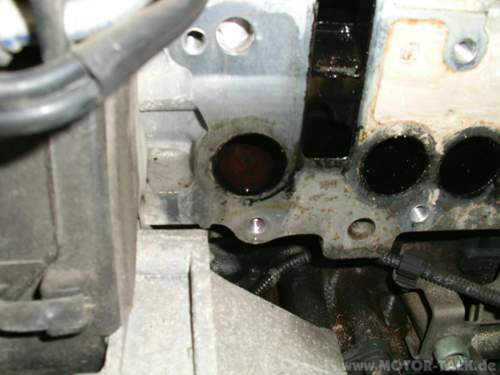 12-wasser-im-ansaugkanal-azv-motor