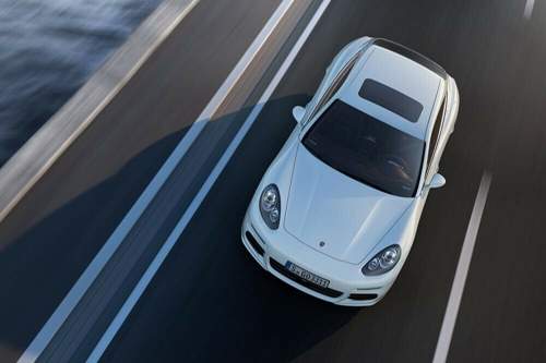 Der Panamera S E-Hybrid fährt elektrisch 135 km/h schnell