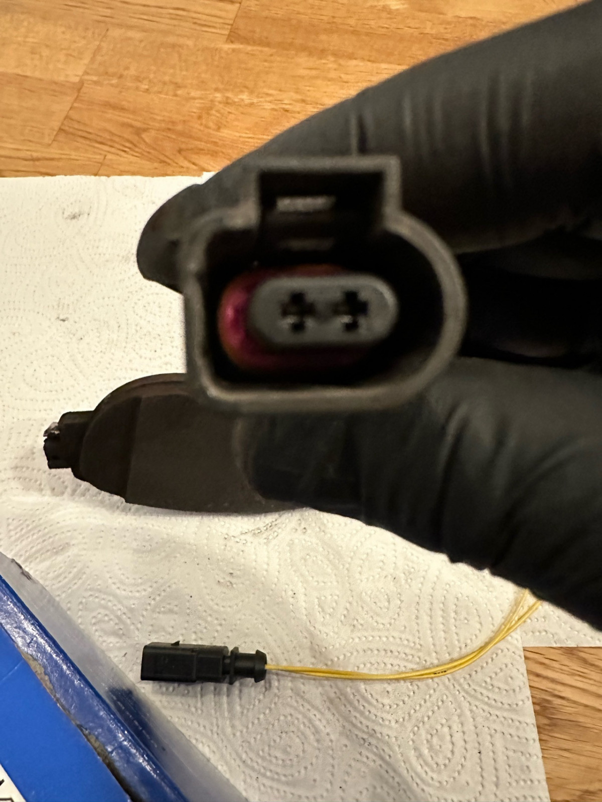 Stecker Bremsbelagverschleiß gebrochen