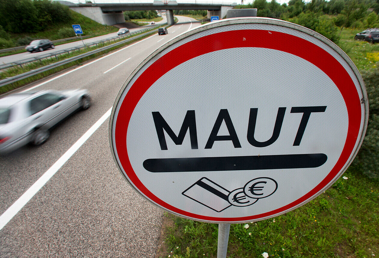 Die Pkw-Maut für Deutschland steht nun wieder auf der Kippe. Ein neuer Gesetzesvorschlag aus Brüssel könnte dazu führen, dass das deutsche Modell gegen EU-Recht verstößt