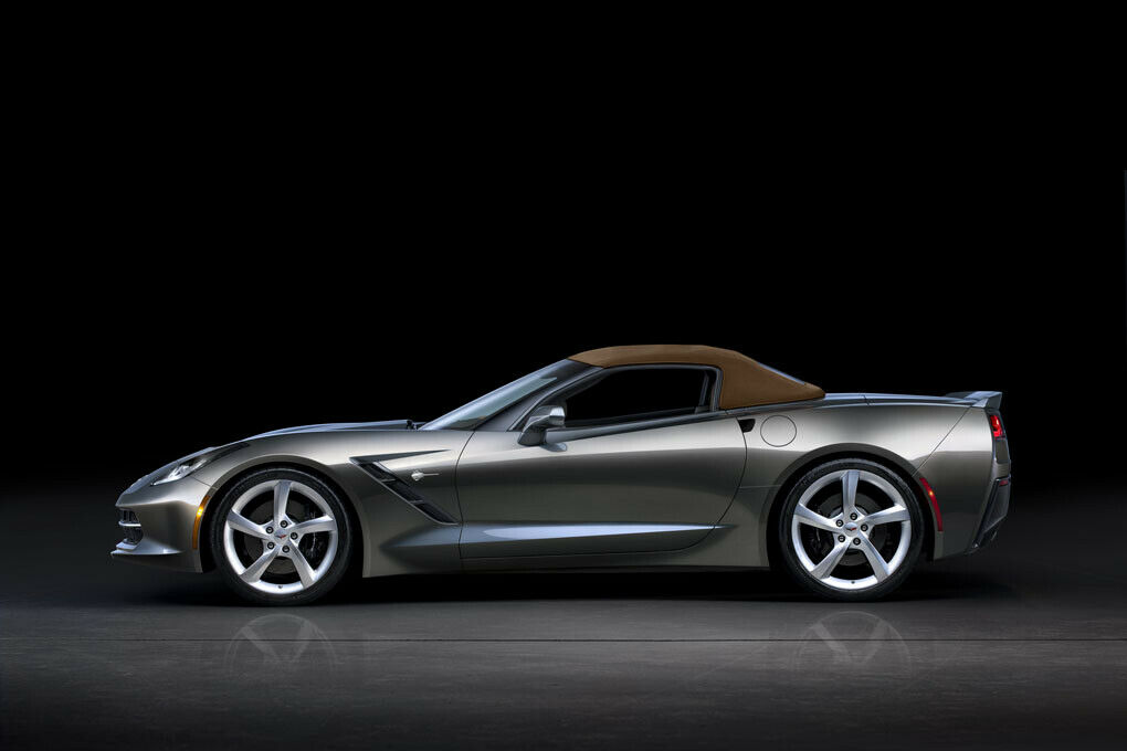 Wir finden, als Cabrio sieht die Corvette noch schnittiger aus.
