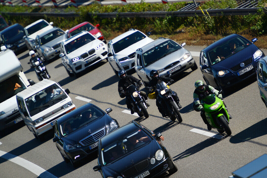 Autofahrer müssen mit einem erhöhten Verkehrsaufkommen in München und Stuttgart rechnen. Dort finden zur Zeit große Volksfeste statt