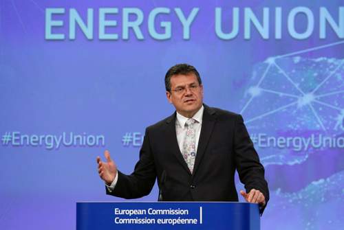 Vizekommissionspräsident Maros Sefcovic kündigte im Interview "ehrgeizige" Schadstoff-Grenzwerte an