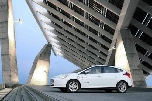 Der Ford Focus Electric fährt sich genauso angenehm wie der bekannte Focus. Weniger angenehm: Preis und Kofferraum.