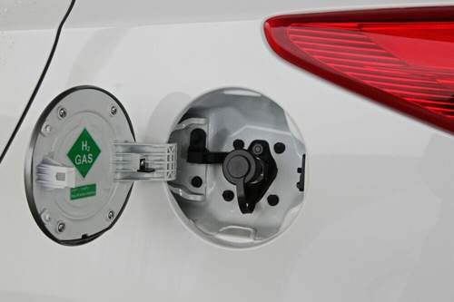 Kein Benzin, nur Gas: Der Hyundai iX35 Fuel Cell tankt Wasserstoff