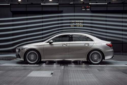 Die Front der A-Klasse bezeichnet Mercedes als "Aero-Soft-Nose"