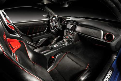 Das Cockpit des Concept-Cars erinnerte an den Innenraum des Subaru Impreza STI. Bei der Ähnlichkeit zum Top-Impreza könnte es bleiben