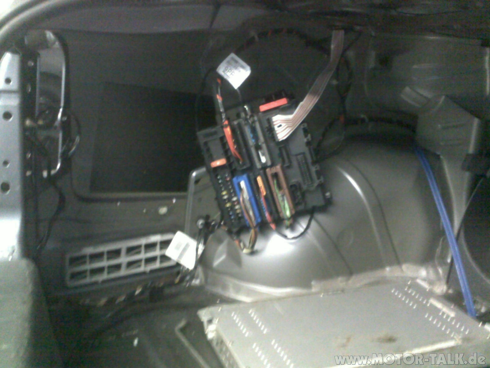 Subwoofer in die reserveradmulde...