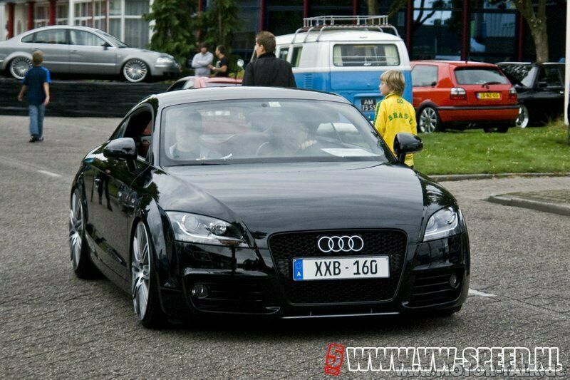 Suche Bild TT Schwarz mit lakiertem Grill