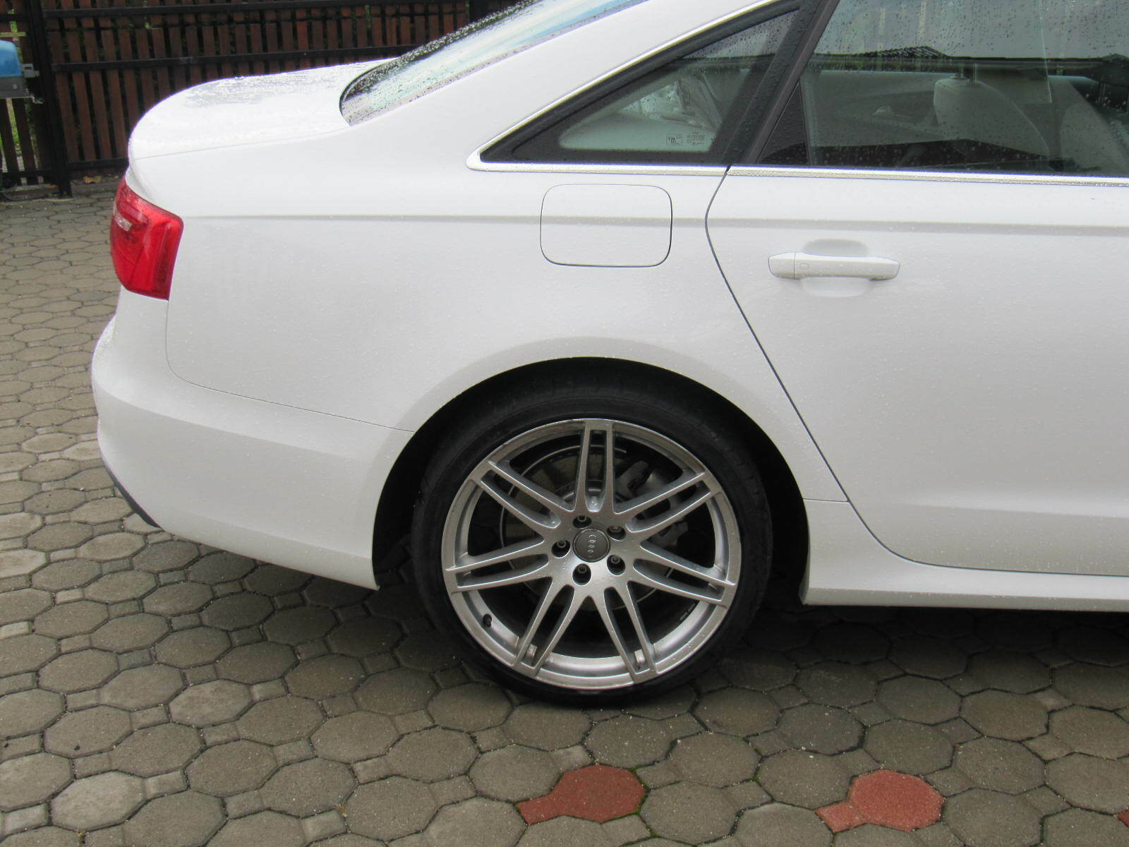 Suche Bilder Audi A6 Avant S-Line in Ibisweiß mit Rotor-Felgen