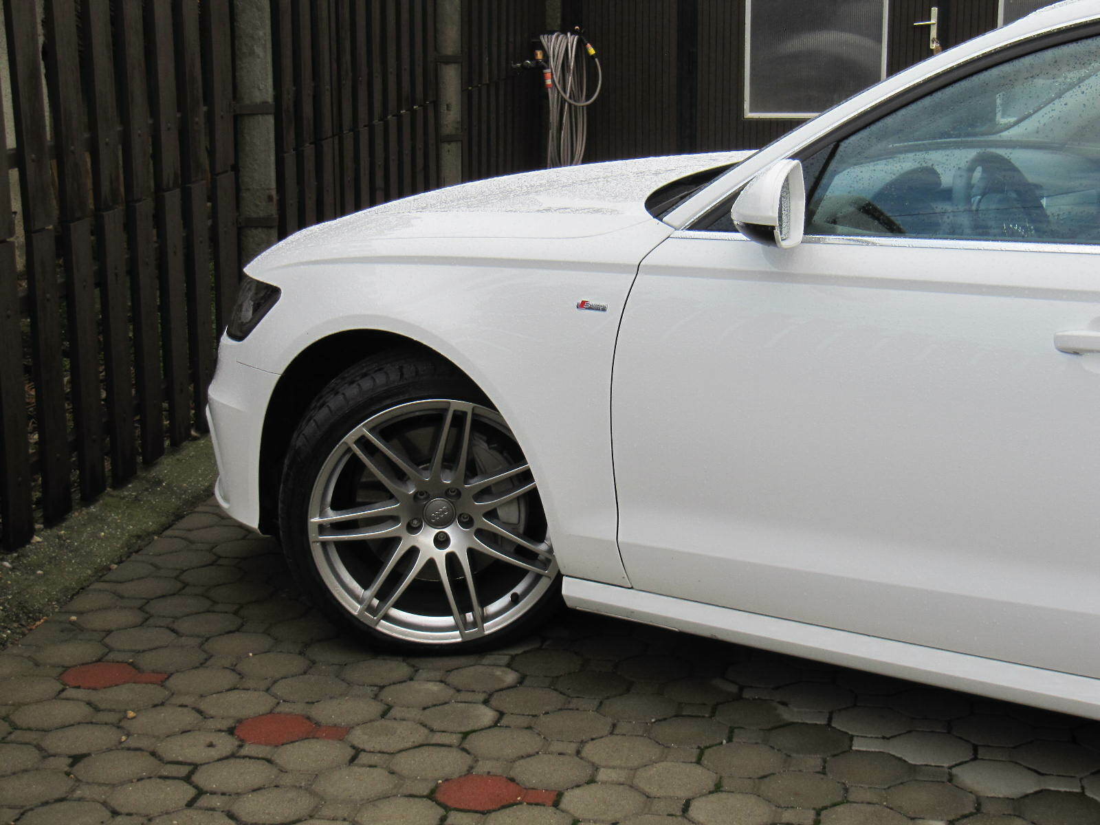 Suche Bilder Audi A6 Avant S-Line in Ibisweiß mit Rotor-Felgen