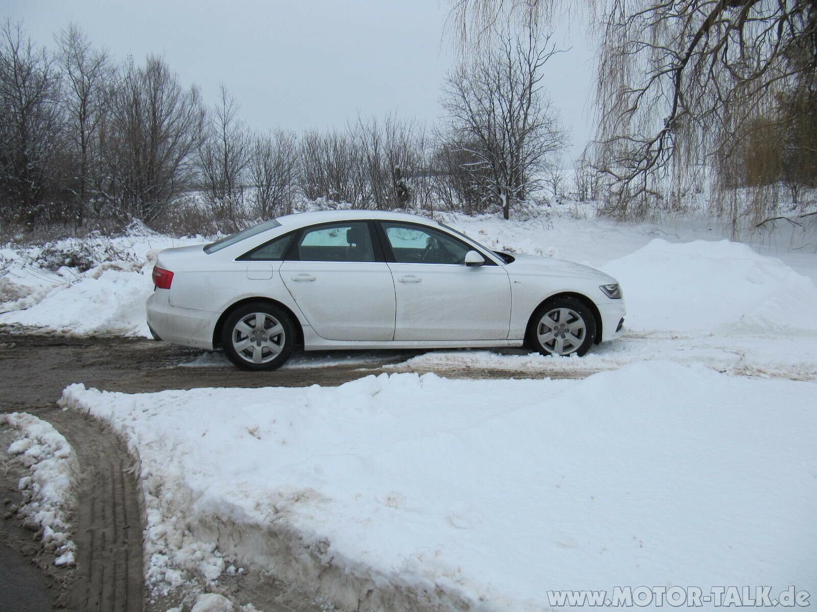 Suche Bilder Audi A6 Avant S-Line in Ibisweiß mit Rotor-Felgen