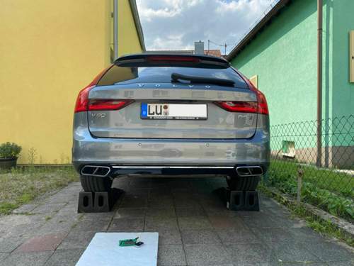 V90