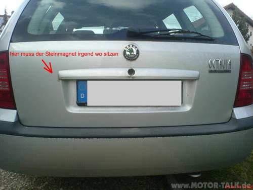 Rost-heckklappe-skoda-octavia-nummernschild-links