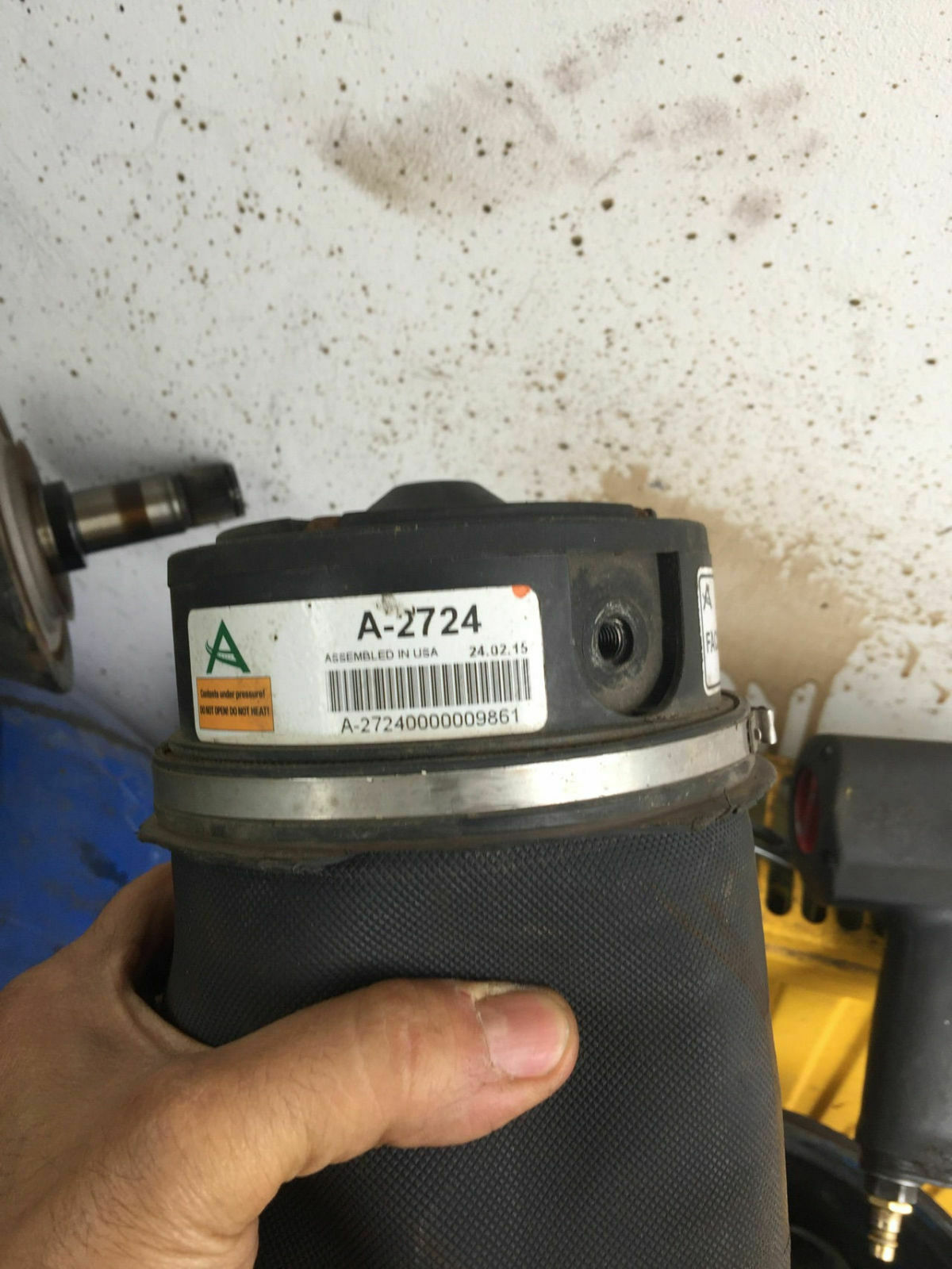 Suche Luftfederung - Luftbalg Airmatic