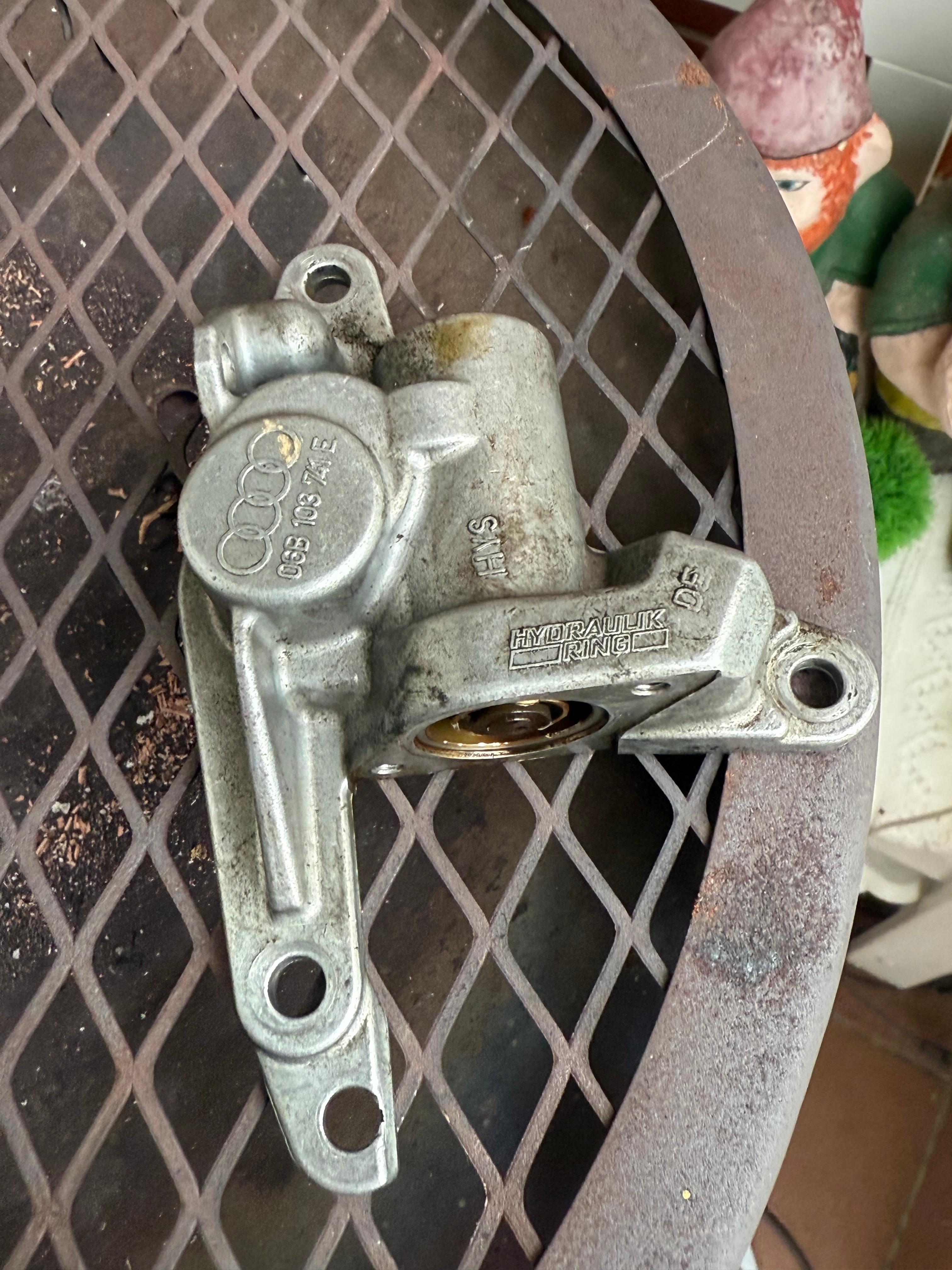 Suche Öldruckventil mit Gehäuse für VW Passart 3B