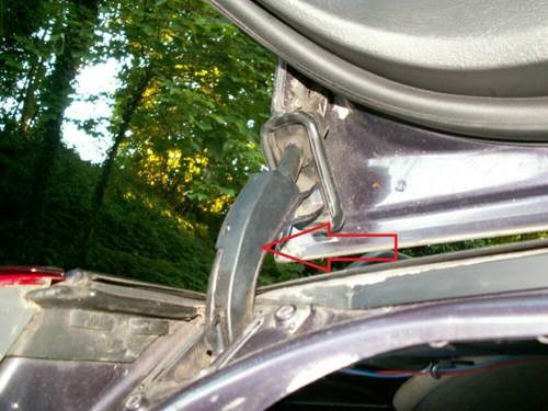 Plastikabdeckung Schanier Heckklappe