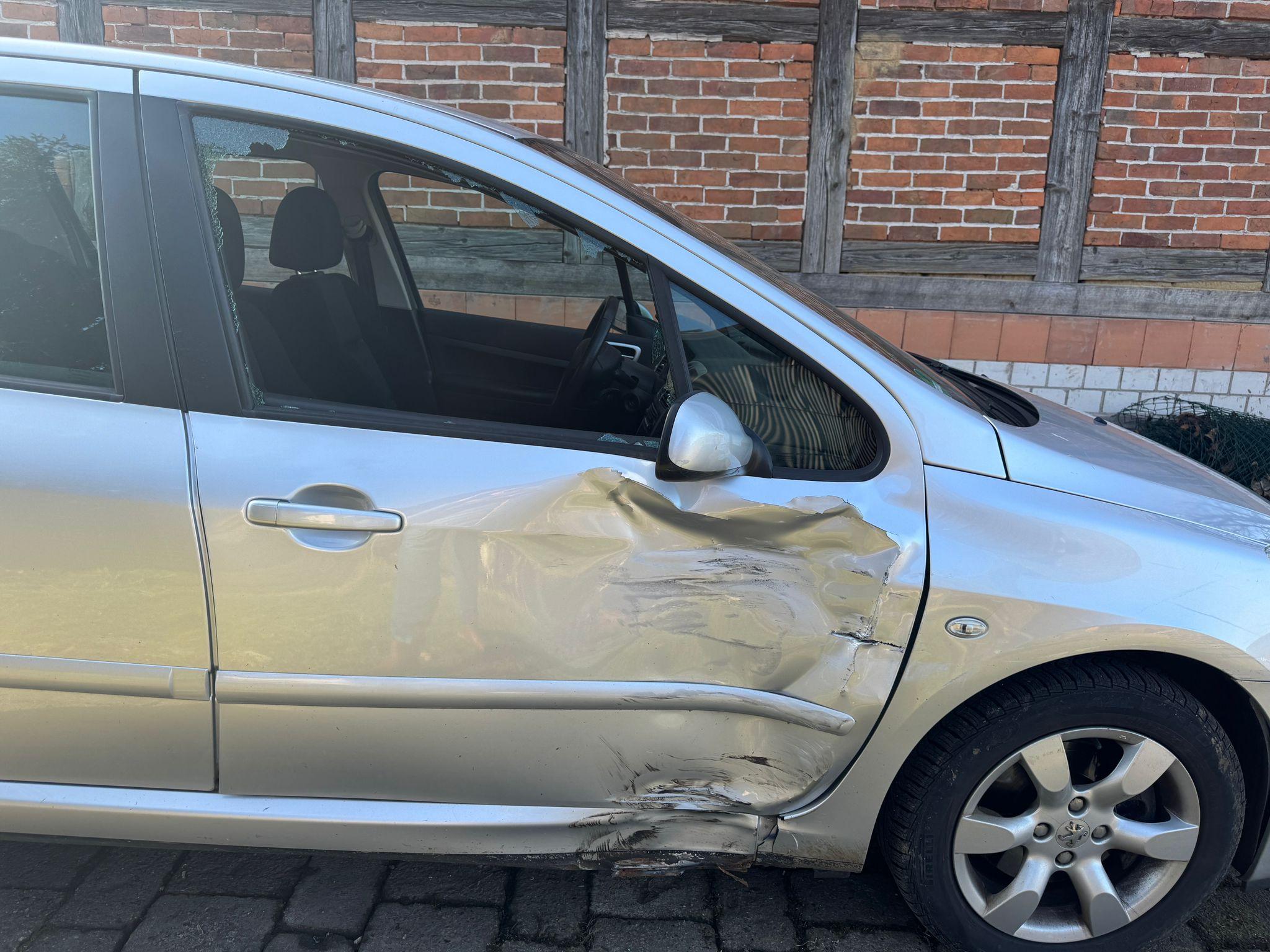 Suche Tür Beifahrer 4/5 Türer in der Nähe von 37520 Osterode