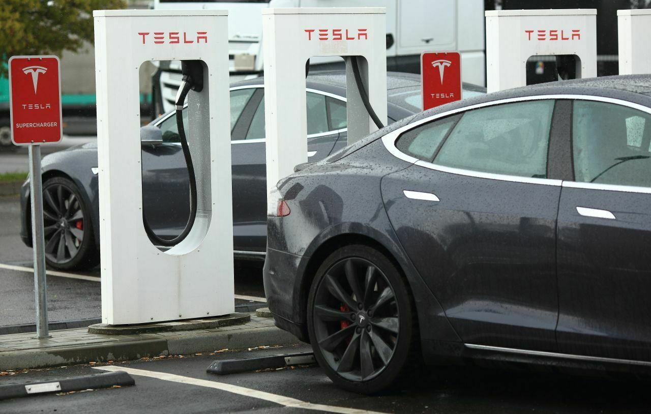 Tesla-Supercharger in Hohenwarsleben (Sachsen-Anhalt): Wer sein Auto 2017 oder später bestellt, tankt nicht mehr kostenlos
