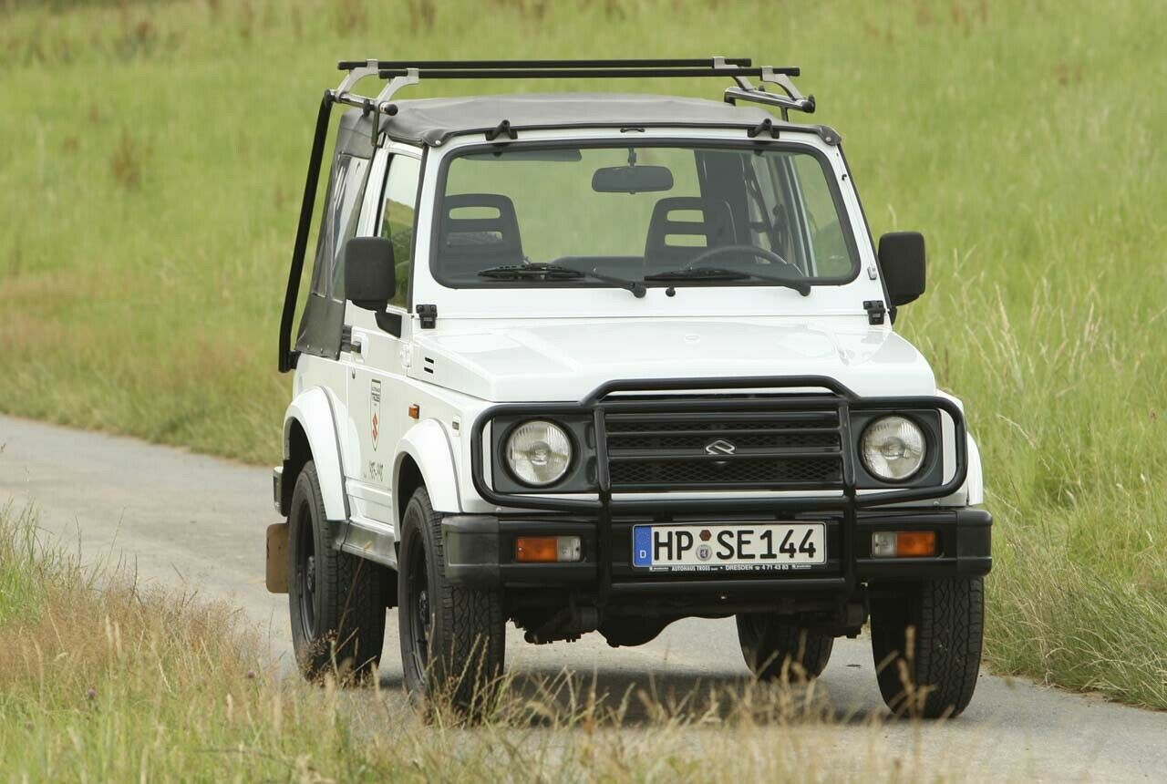 Der heutige Nachfahre der Suzuki SJ-Modelle ist der etwas größere Suzuki Jimmy