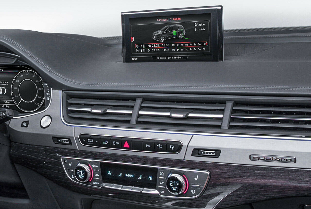 Ein Display auf dem Armaturenbrett des Q7 zeigt Informationen zum Ladezustand an