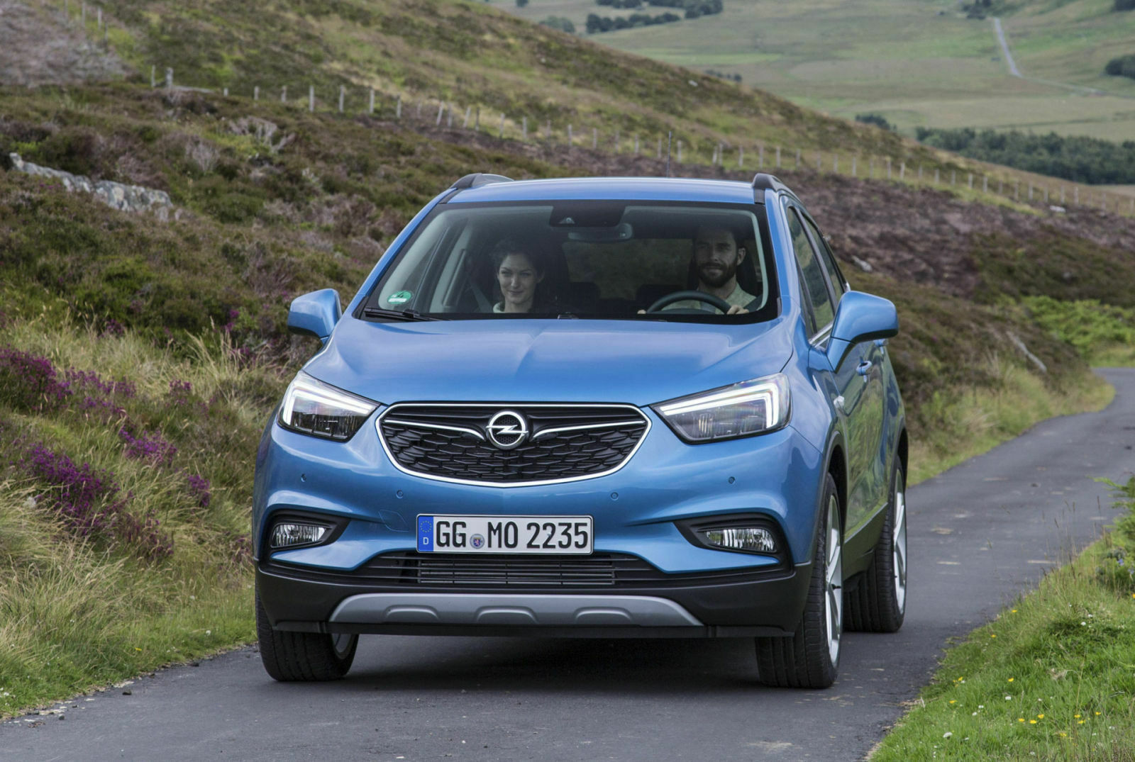 Neu zugelassene Opel Mokka (X) stießen 2016 im Schnitt 142 g/km CO2 aus - deutlich mehr als die (an sich größere) Kompaktklasse