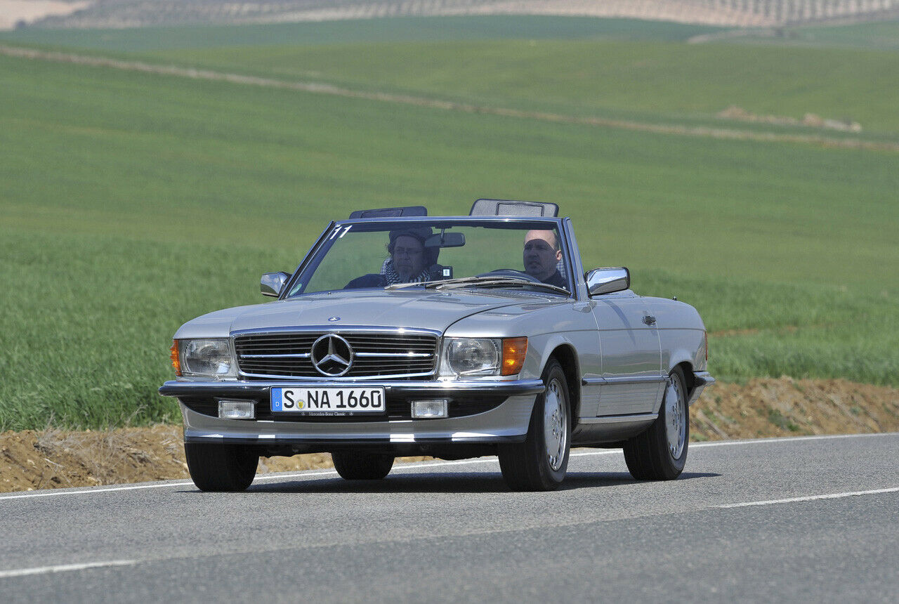 Der Mercedes SL der Baureihe R107 profitierte vom Hype um Oldtimer als Wertanlage und stieg massiv im Preis