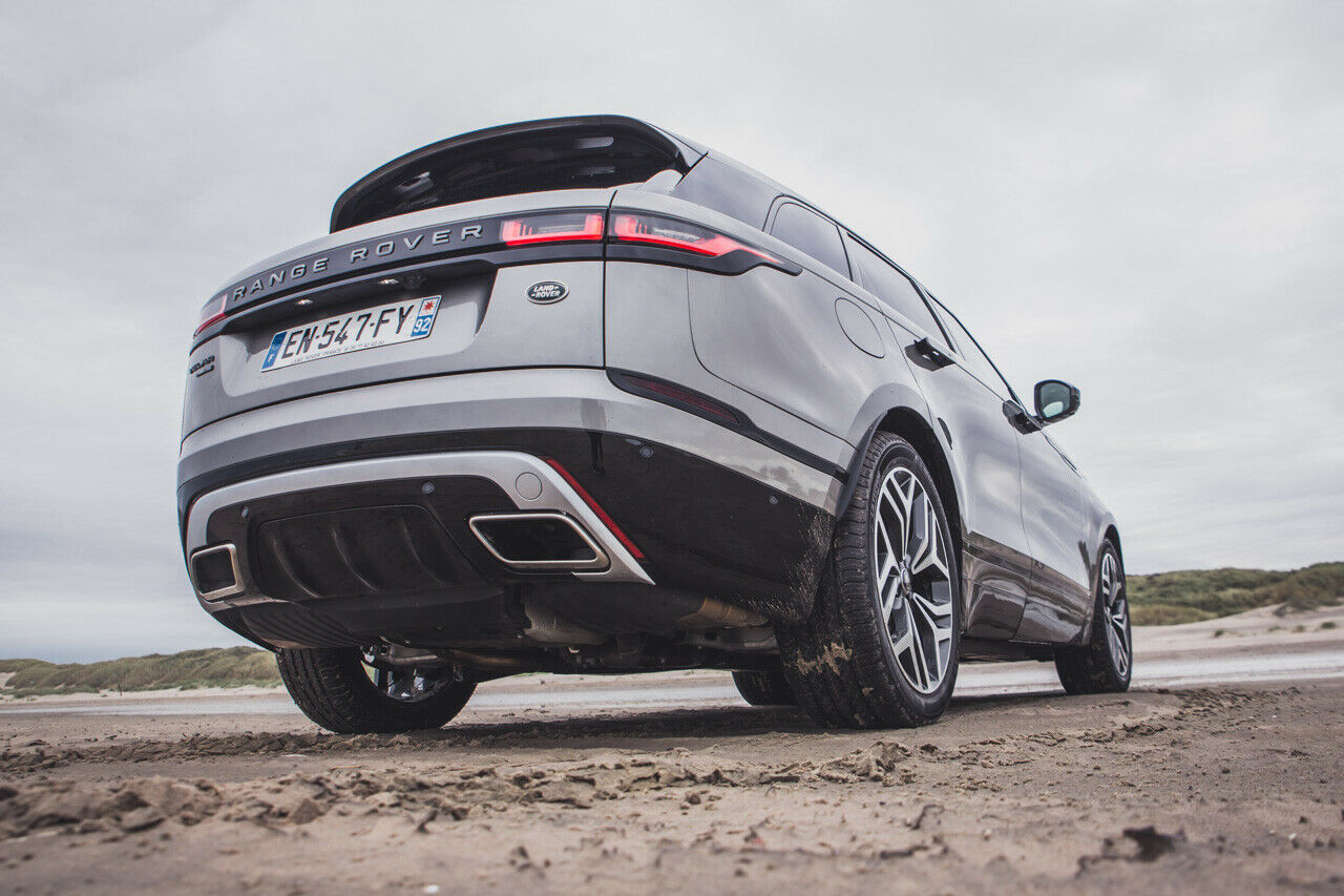 Allradantrieb gibt es im Velar stets serienmäßig