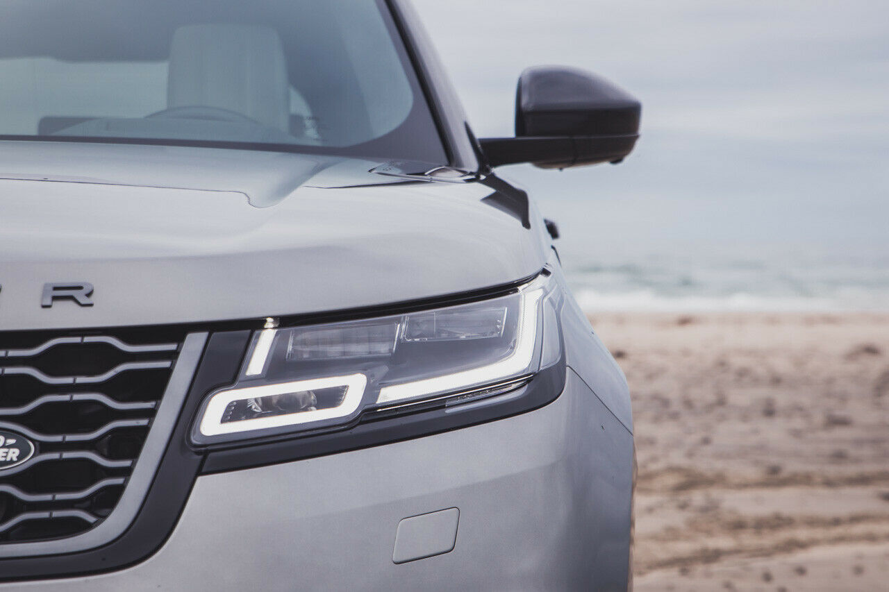Range Rover lässt den Velar serienmäßig mit LED-Scheinwerfern leuchten
