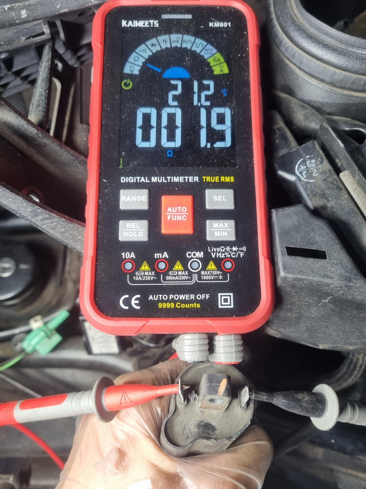 Suzuki Burgman 200, geht aus, Sicherung Zündung brennt durch.