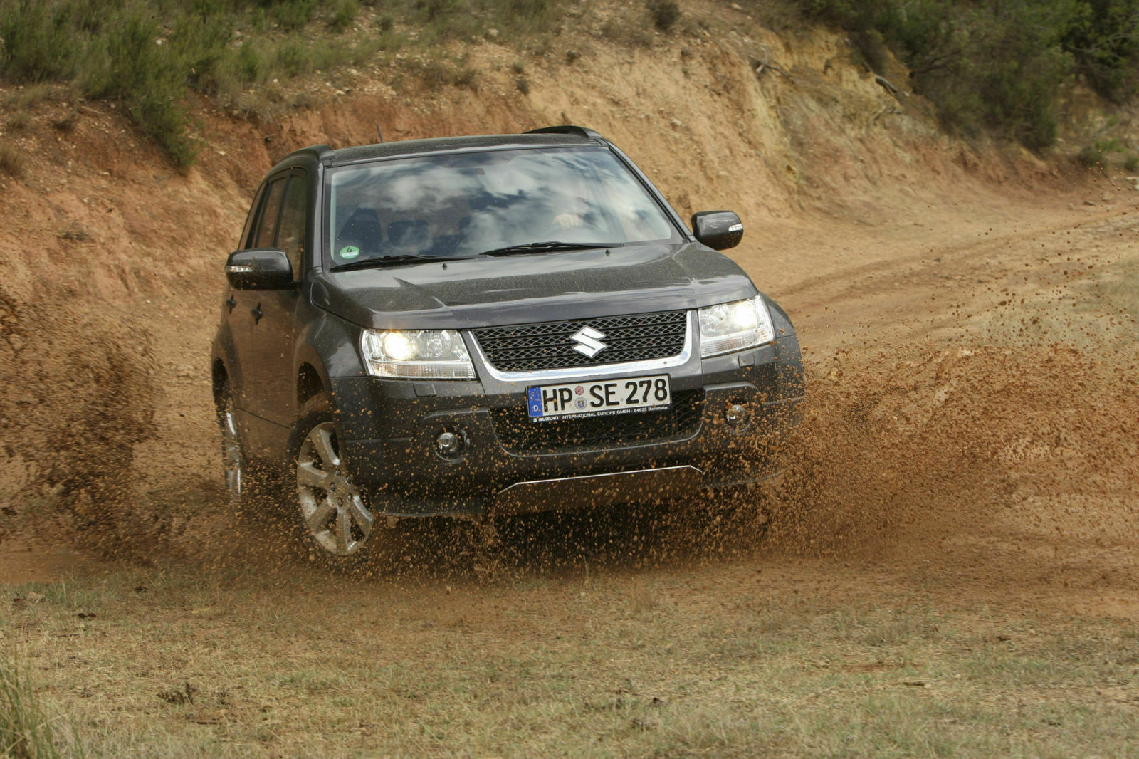 Suzuki feiert 20 Jahre Vitara mit neuem Benziner und 233-PS-Sondermodell