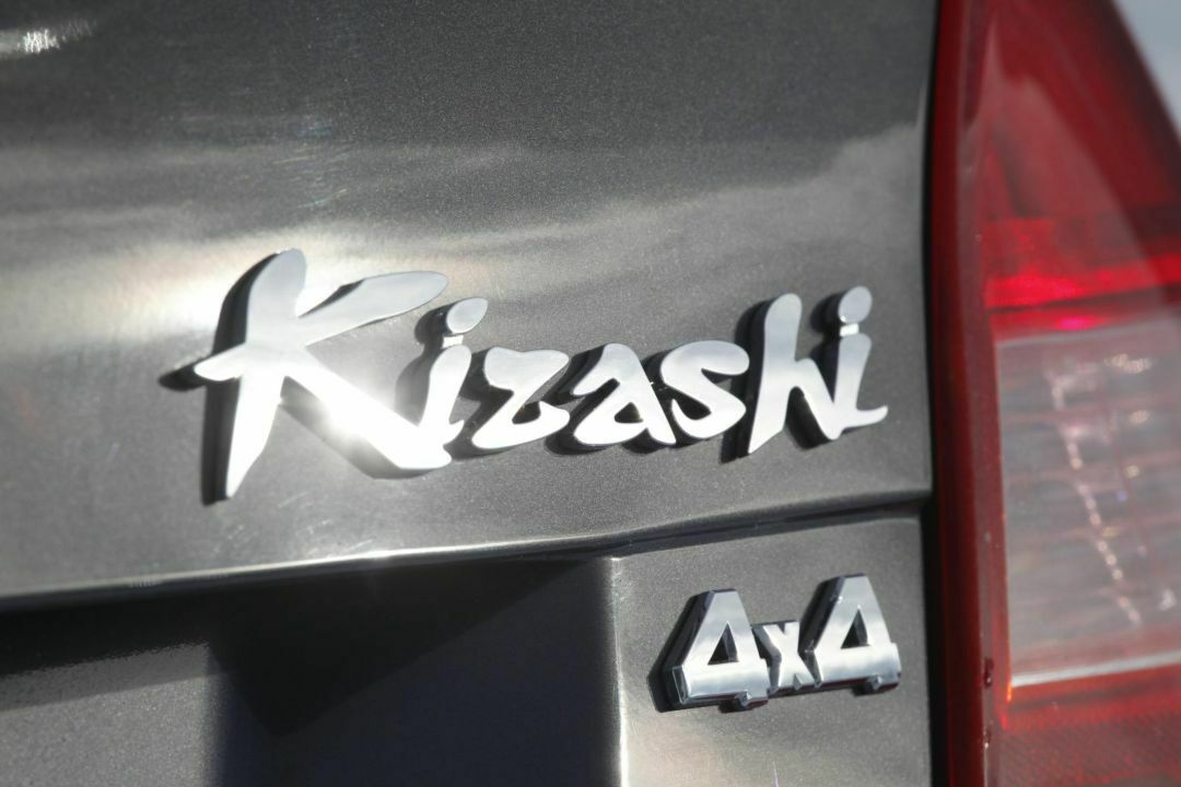 Suzuki Kizashi 4x4 Logo