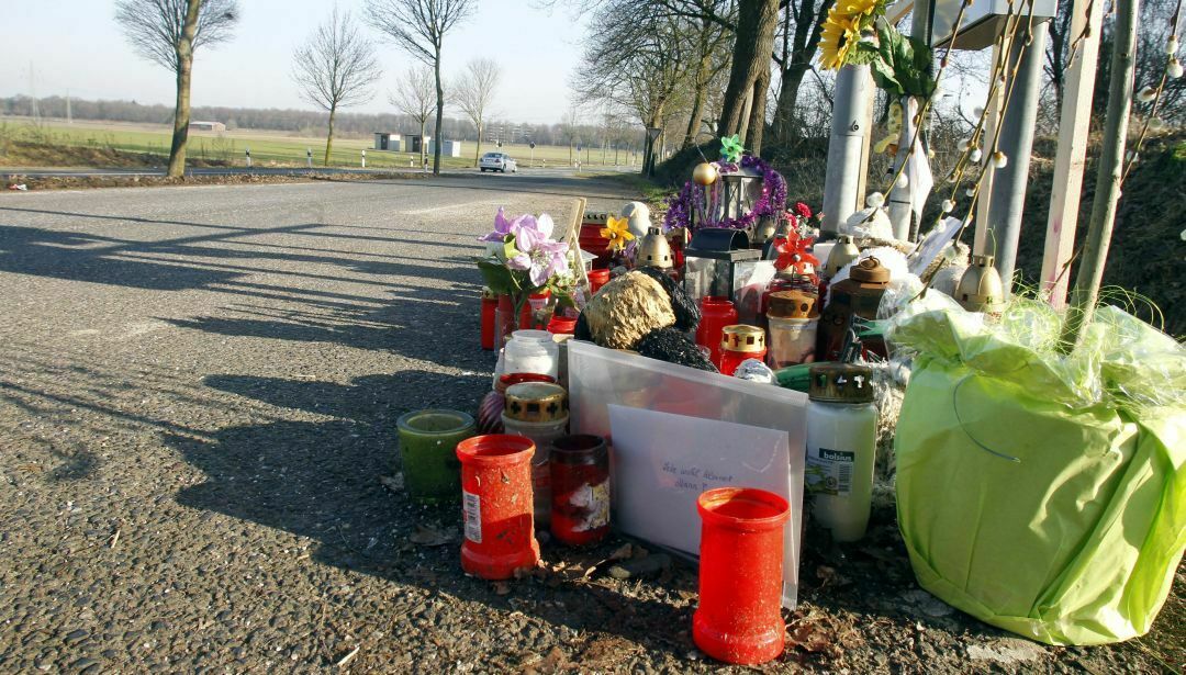 Die Zahl der Verkerhstoten sank in Deutschland im vergangenen Jahr stärker als erwartet. Das Statistische Bundesamt meldet einen Rückgang um 10 Prozent.