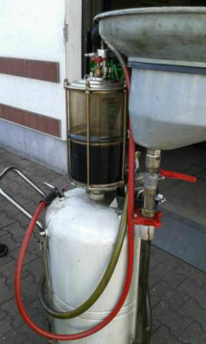 Oel-absaugen