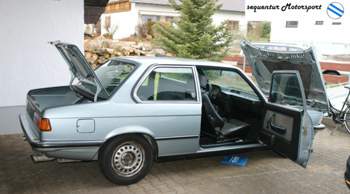 323i