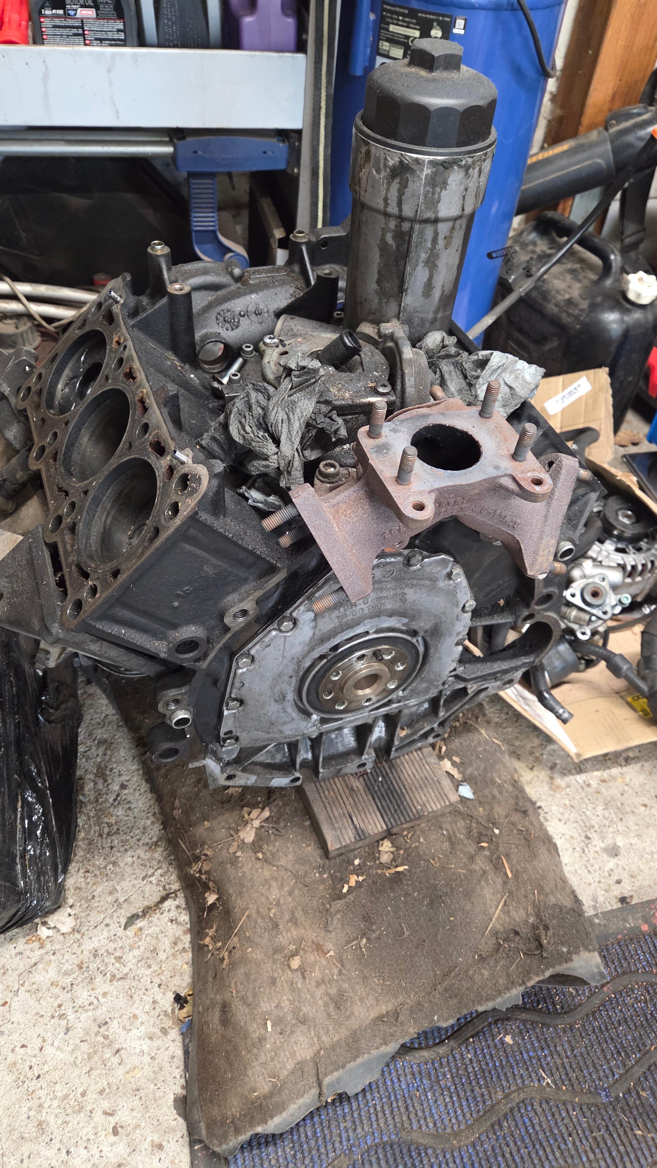 Teile V6 TDI zu verschenken (MKB BCZ)
