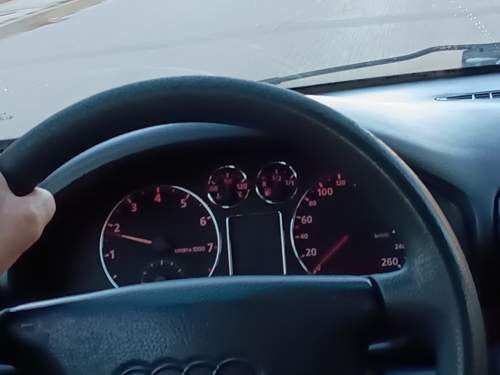 Tacho während der Fahrt
