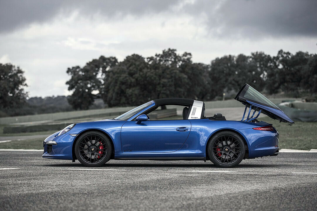 Porsche 911 Targa GTS: Das Dach öffnet und schließt elektrisch