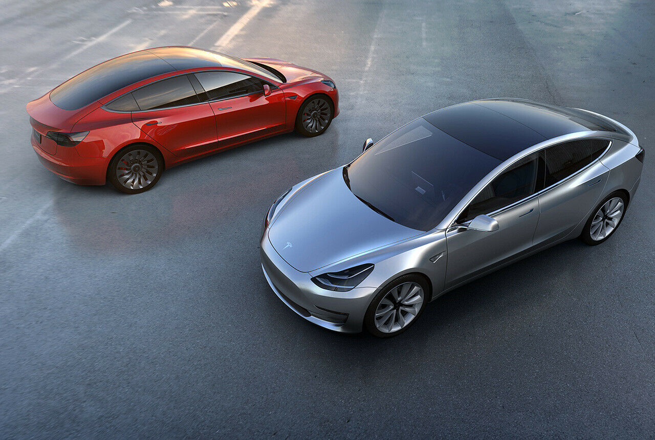 Ohne Fertigungsmaschinen aus Deutschland kann die Produktion des Model 3 nicht starten. Tesla drohen Streiks in Deutschland