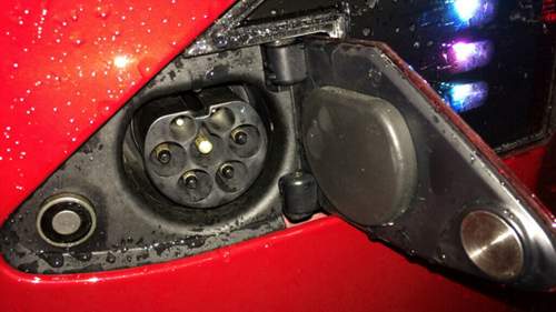 Ladebuchse-tesla-model-s-1024x576-cbe0ca43798f37cf