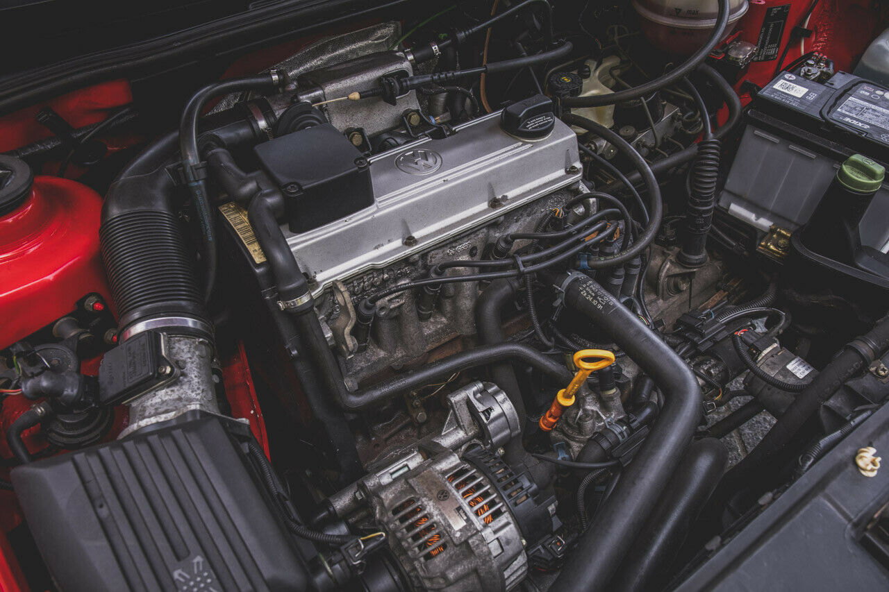 Ein gewöhnlicher Golf-3-GTI-Motor für den Vergleich