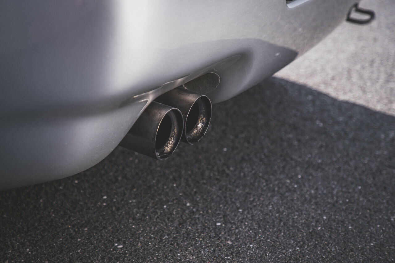 Damals unüblich: Riesige Auspuffendrohre am Golf A59