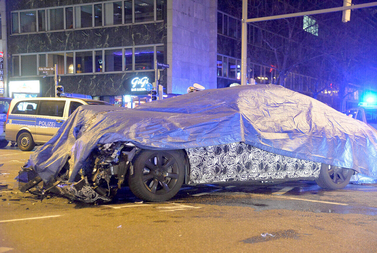 Den Felgen nach zu urteilen könnte es sich bei dem Versuchsfahrzeug um den kommenden BMW 7er handeln