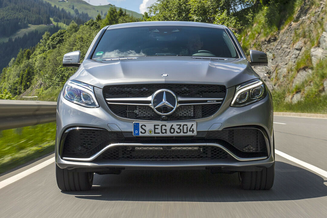 Die Top-AMG-Version des GLE Coupé leistet 585 PS - der BMW X6 M bringt es auf 575 PS