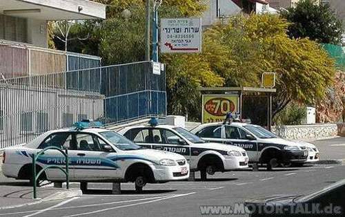 Polizeiautos-ohne-reifen