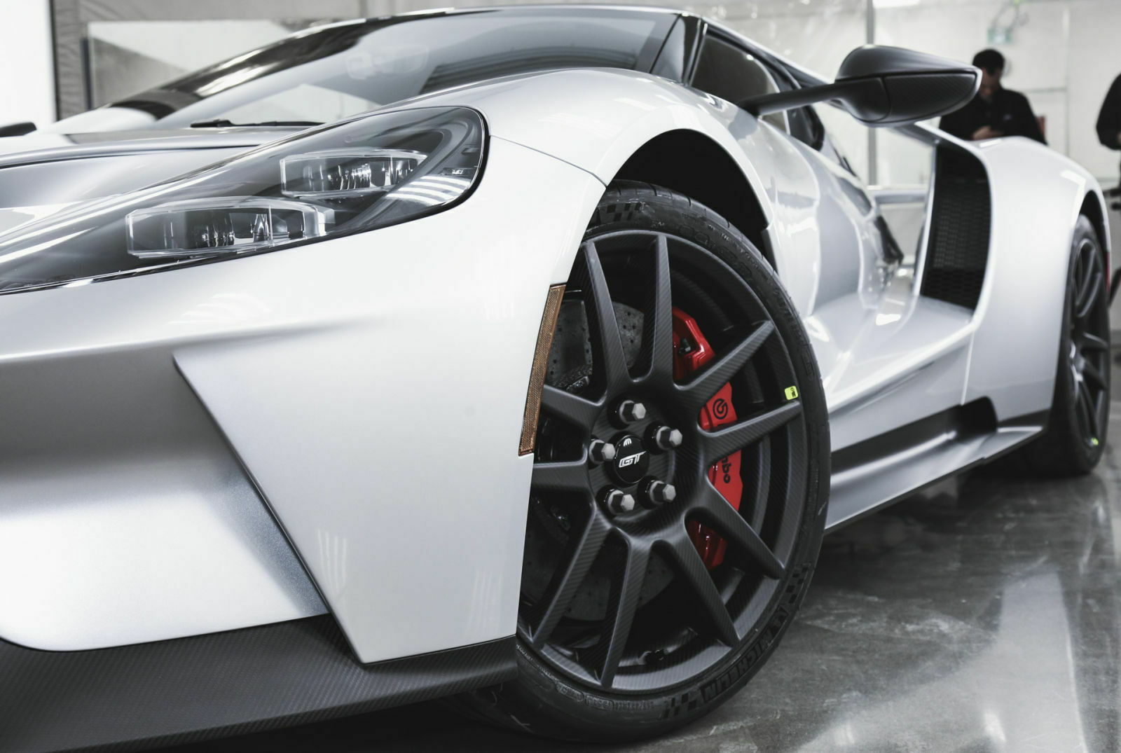 Carbon-Felgen mit Titan-Bolzen in der Competition Series
