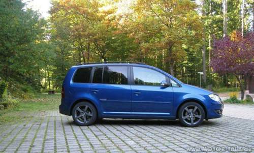 Vw-touran-mod-2009-biscay-blue-perleffekt-013x